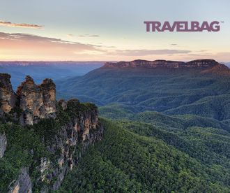 Sunset view of The Three Sisters, Blue Mountains