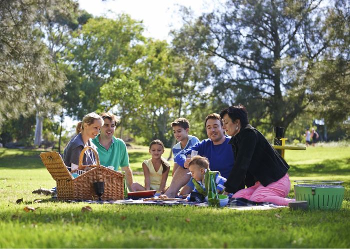 Best picnic locations at Centennial Park in Sydney Picnics in Centennial Parklands - Sydney