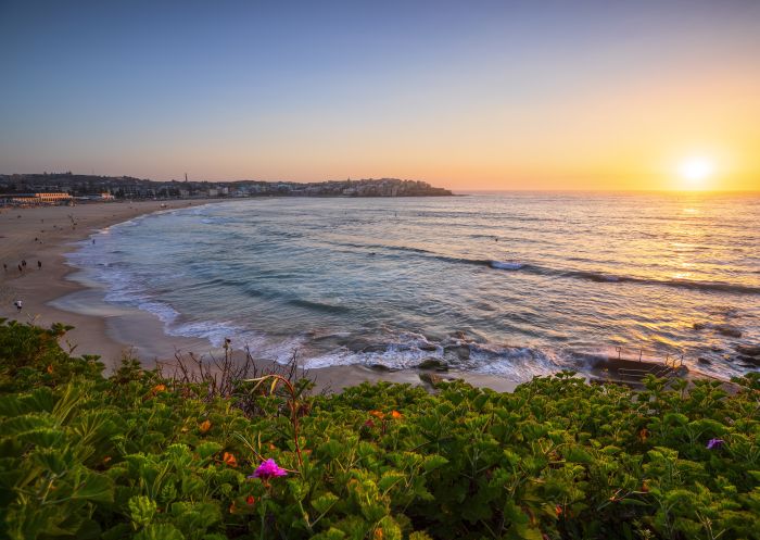 Sunrise, Bondi Beach Morning sun rising over Bondi Beach, Sydney