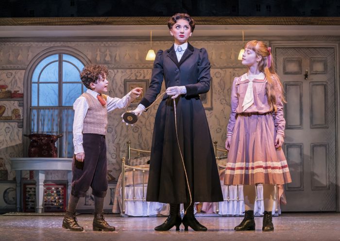 Mary Poppins - Zizi Strallen as Mary Poppins. Image Credit: Johan Persson Mary Poppins - Zizi Strallen as Mary Poppins. Image Credit: Johan Persson