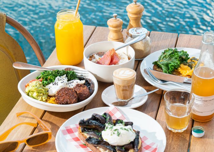 Flying Bear Cafe, Kirribilli Dining by the water at the Flying Bear Cafe, Kirribilli