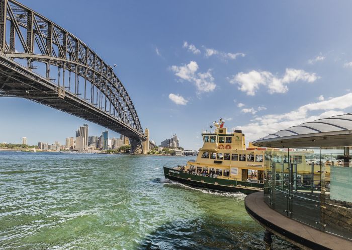 Ferry departing Milsons Point