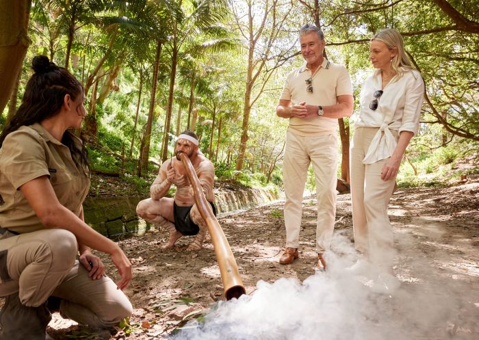 Splendour Tailored Tours, Sydney People on an enriching and immersive Indigenous experience with Splendour Tailored Tours, Sydney