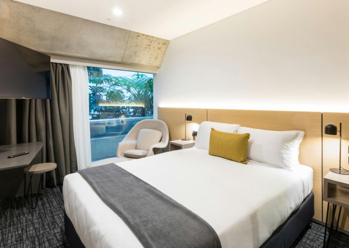 Premium queen room at the Song Hotel Sydney, Sydney 