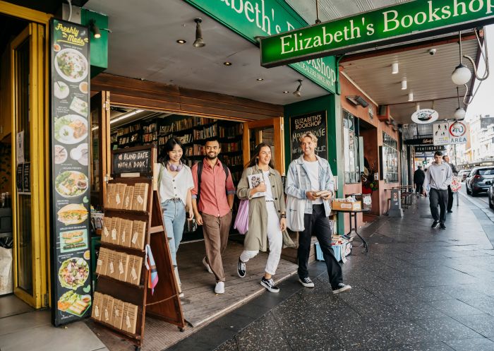 エリザベス書店、ニュータウン 若者たち、エリザベス書店、ニュータウン