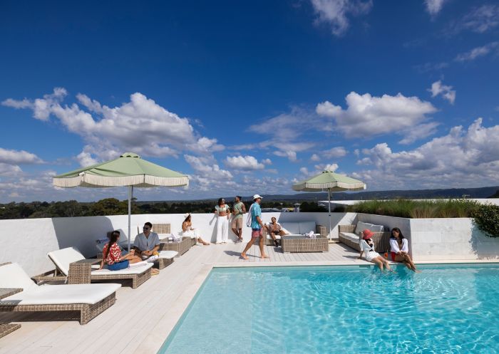 Theo's Rooftop, Penrith