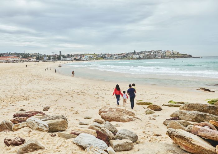 Family visiting Bondi Beach south end, Bondi Beach, Bondi