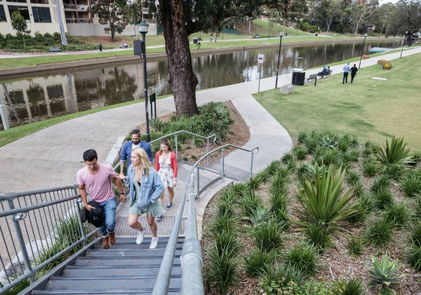 Schlendern Sie entlang des Parramatta River