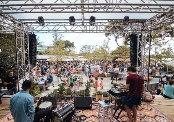 Live Music at outdoor dining space and bar in The Newport, Sydney North