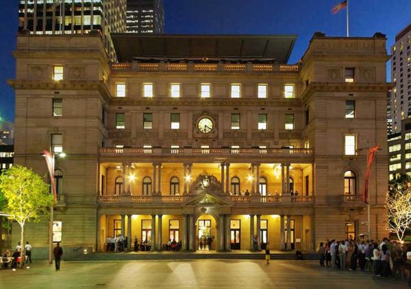 Customs House at night 