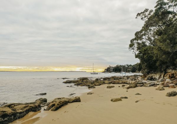 Sonnenaufgang am Gunyah Beach in Bundeena, Sydney South