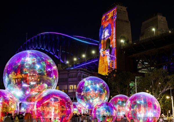 The Ephermeral Oceanic light installation at Walsh Bay, Vivid Sydney