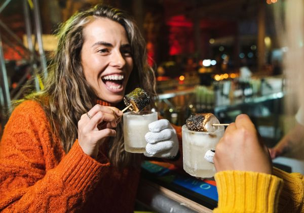 Couple enjoys Vivid Fire Kitchen, Barangaroo