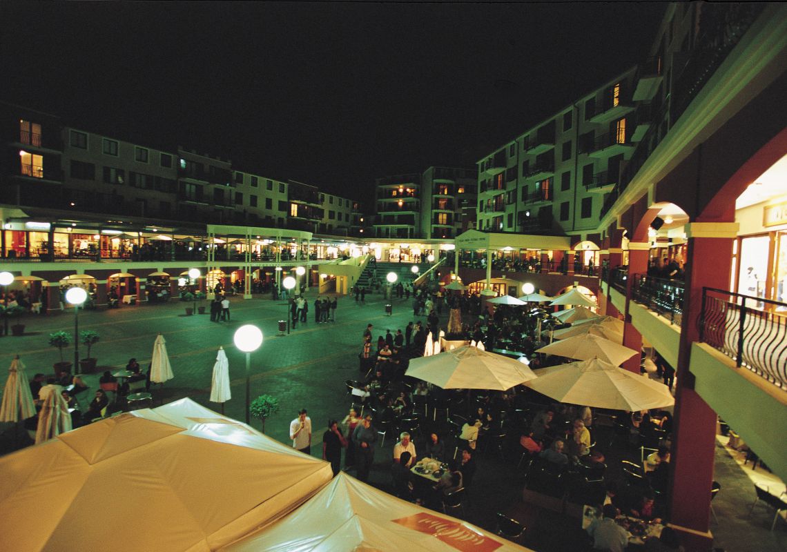 Italian Forum, Leichhardt View of the Italian Forum at night in Leichhardt