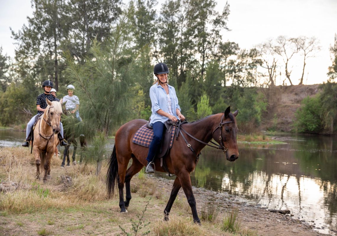 Horseriding, Hawkesbury Family horseriding by the river, Hawkesbury area.