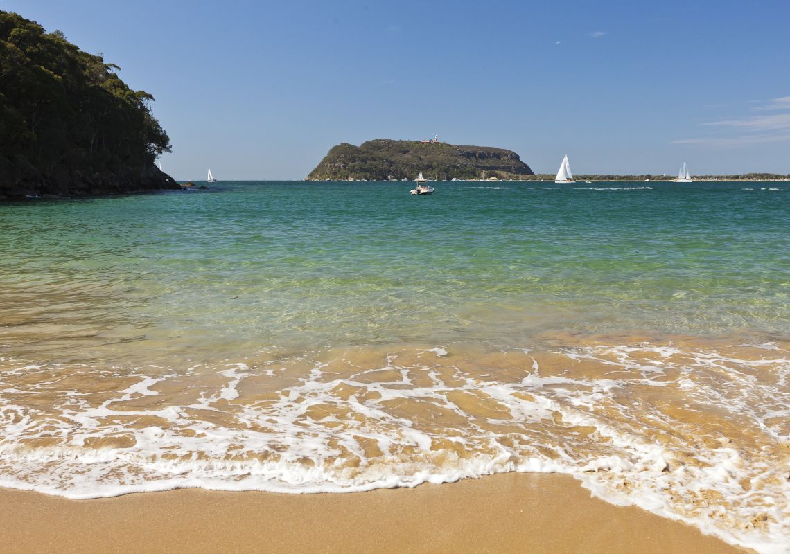 Resolute Beach, Ku-Ring-Gai Chase National Park Resolute Beach looking towards Barrenjoey Headland, Ku-Ring-Gai Chase National Park
