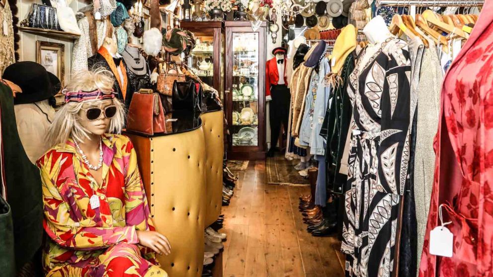 Shopping at Potts Point Vintage, Potts Point