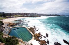 Bronte Beach, Sydney Views of Bronte beach and ocean pool, Sydney
