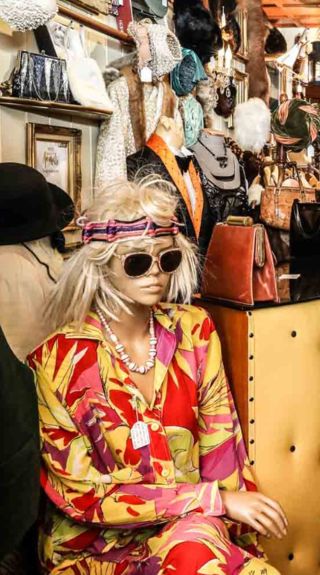 Shopping at Potts Point Vintage, Potts Point