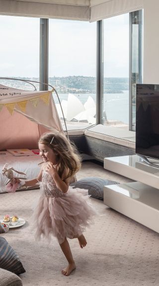 Four Seasons Hotel, Sydney - Credit: Kenseet