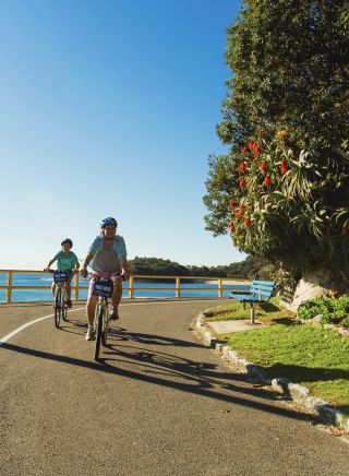 Cycling from Shelly Beach to Manly on Sydney's Northern Beaches
