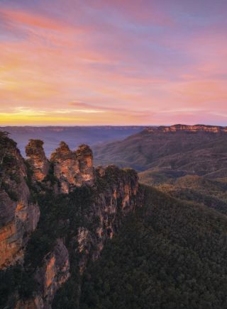 Three Sisters - Sunrise over Jamison Valley, Blue Mountains