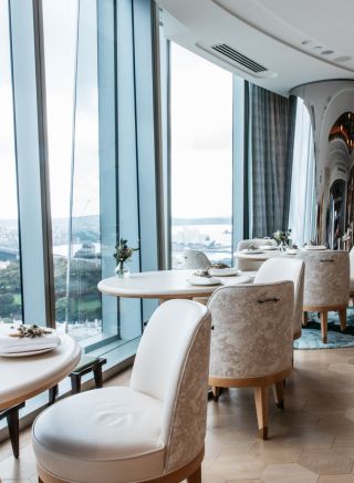 Oncore by Clare Smyth, Barangaroo