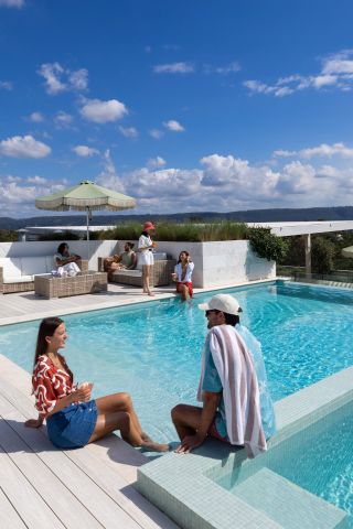 Theo's Rooftop, Penrith