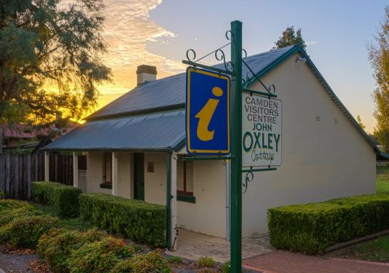 John Oxley Cottage, location of the Camden Visitor Informatino centre