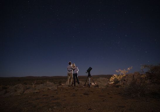 star gazing beneath the Milky Way at Outback Astronomy