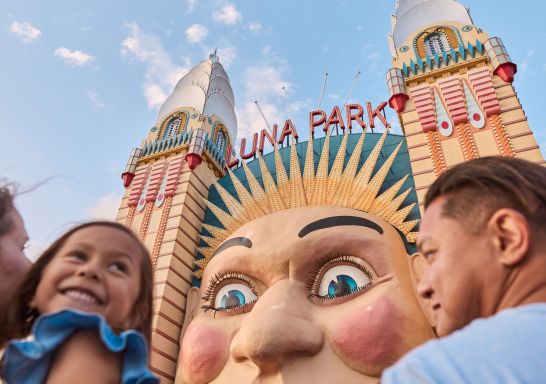 Luna park gate