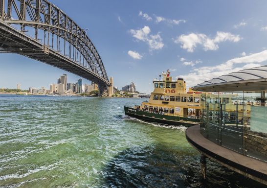 Ferry departing Milsons Point
